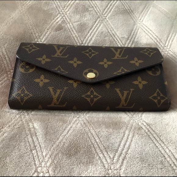 Louis Vuitton Sarah wallet - authentic - Picture 1 of 12